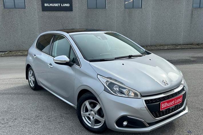 Sølv Peugeot 208 fra 2017