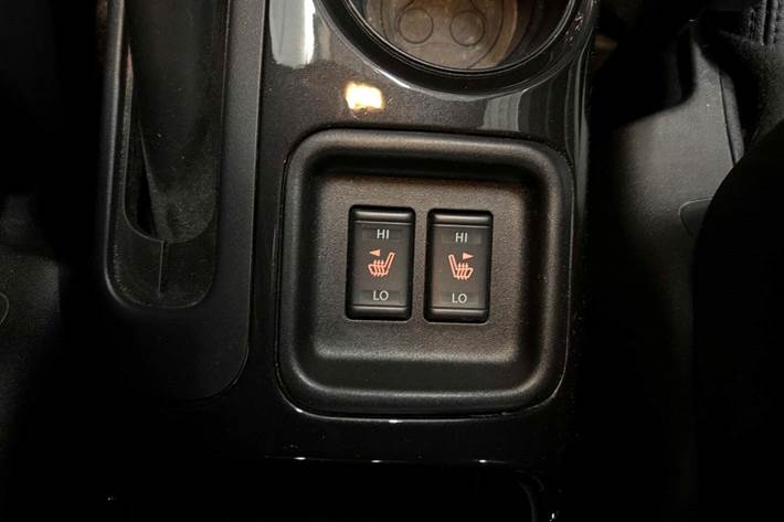 Grå Nissan Juke fra 2016