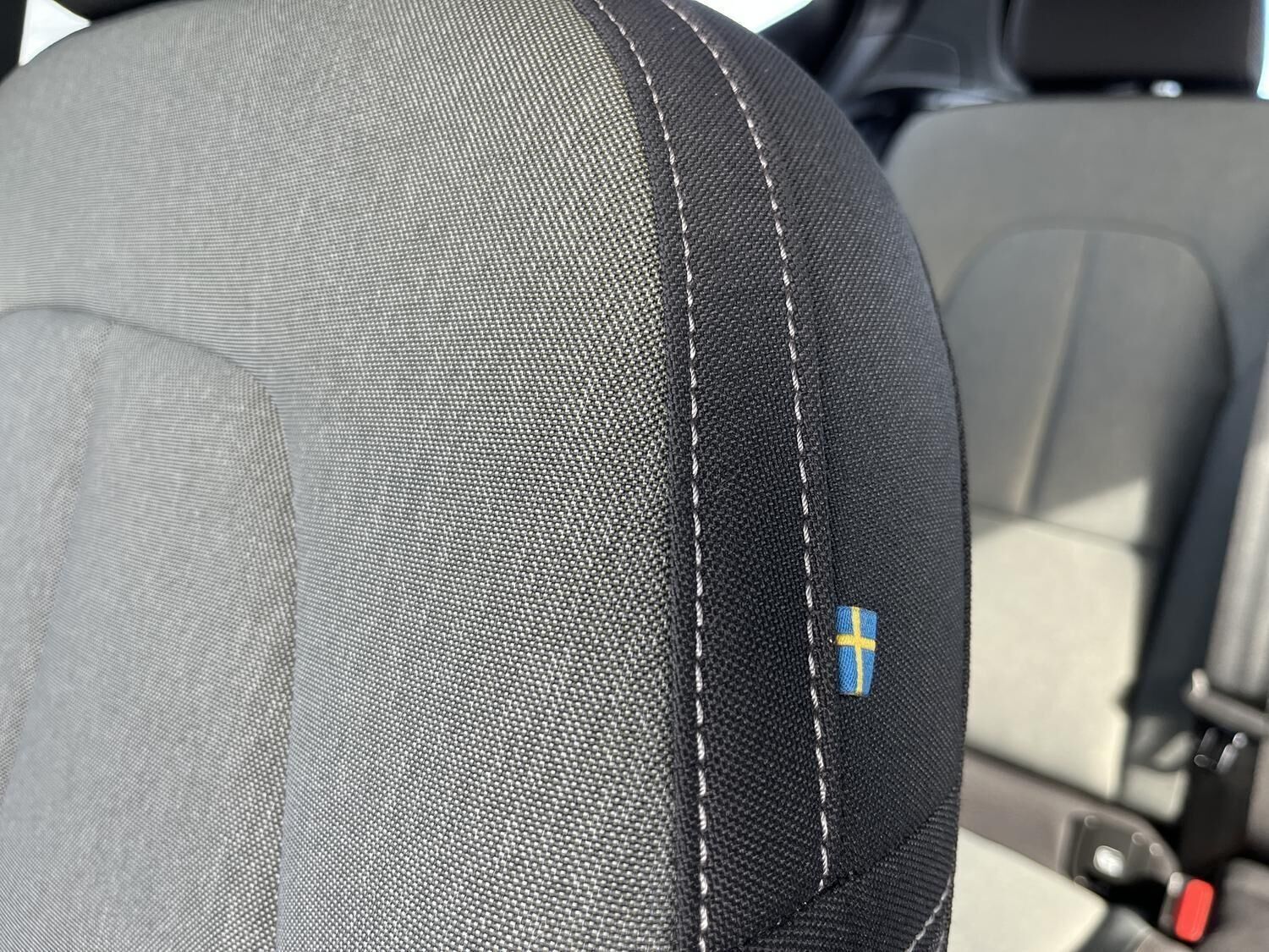 Orange Volvo XC40 fra 2023