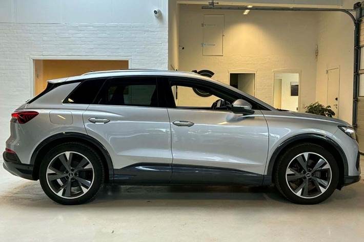 Sølv Audi Q4 e-tron fra 2023