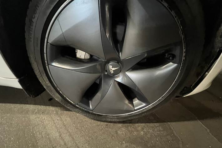 Hvid Tesla Model 3 fra 2020