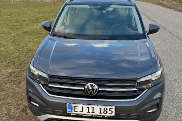 Grå VW T-Cross fra 2022