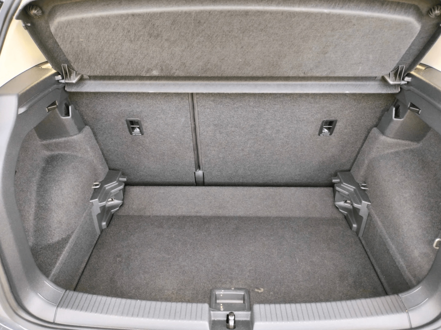 Grå VW T-Cross fra 2022