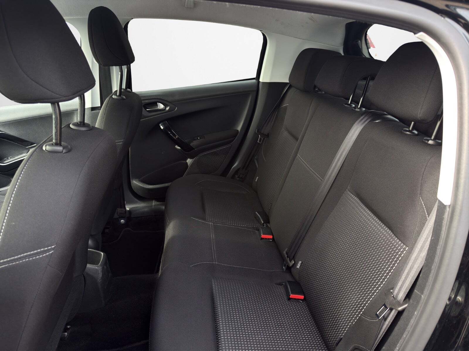 undefined Peugeot 208 fra 2016