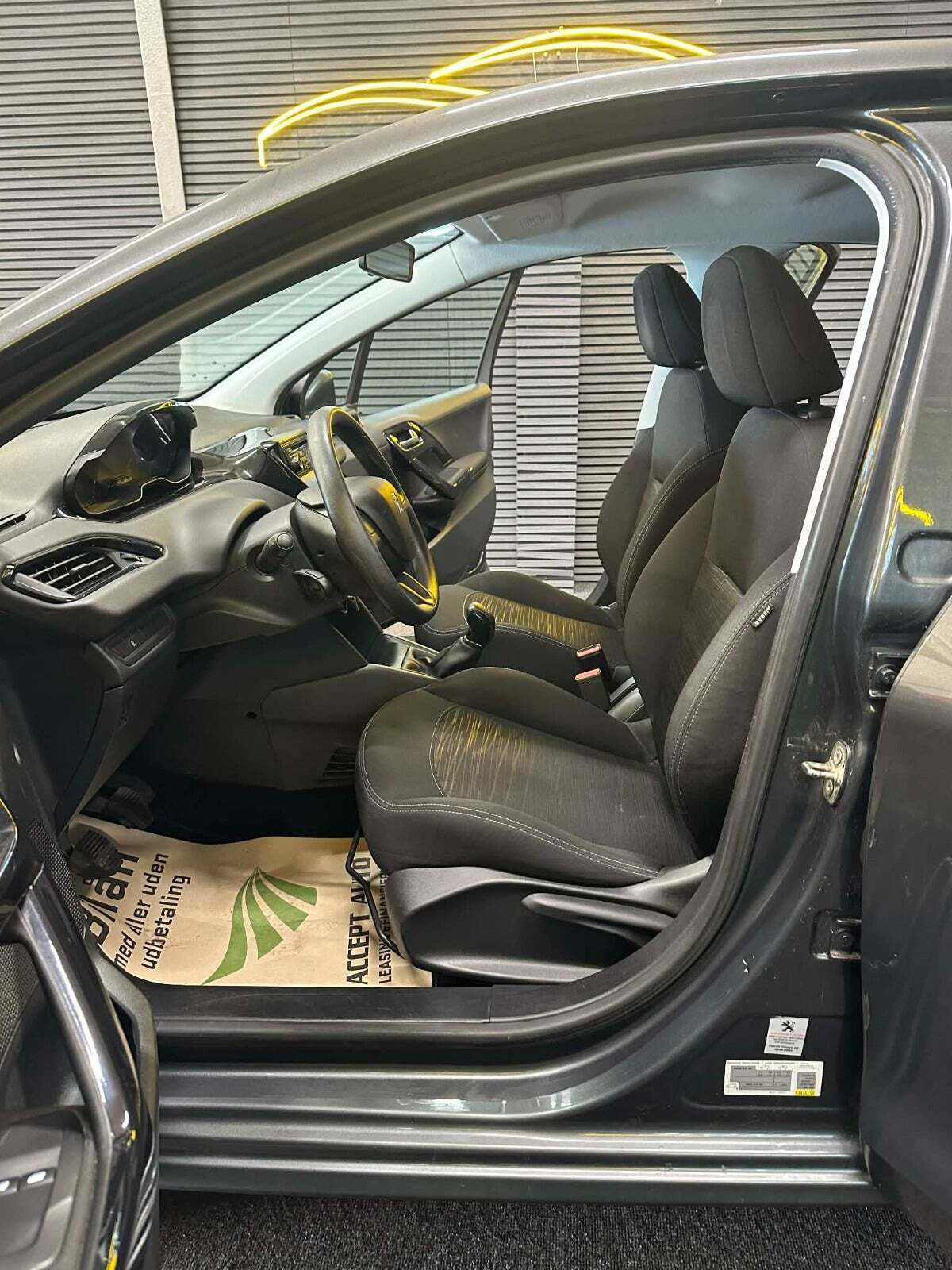 Peugeot 208 1,0 VTi Access