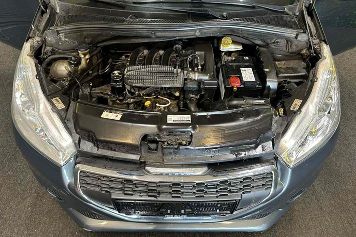 undefined Peugeot 208 fra 2012