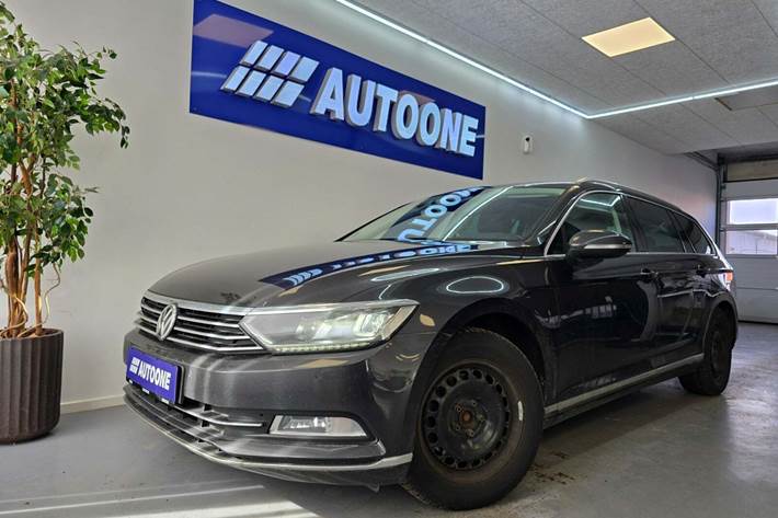 Grå VW Passat fra 2018