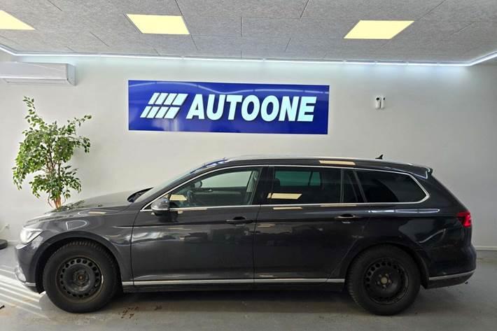 Grå VW Passat fra 2018