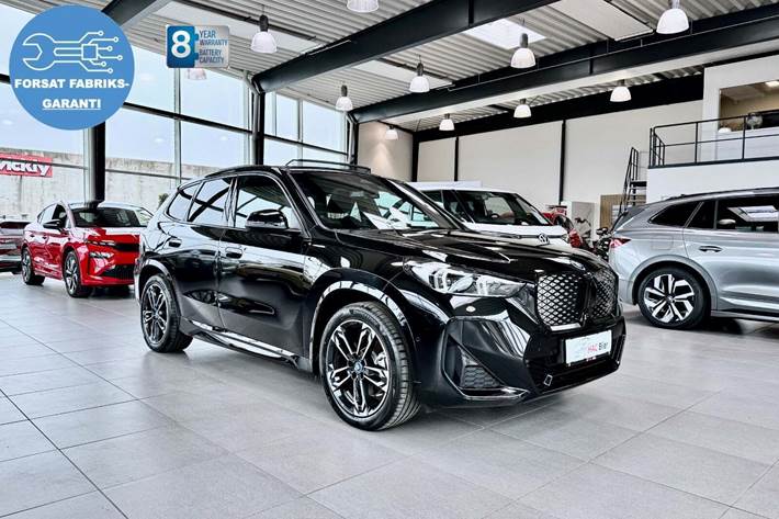 Sort BMW iX1 fra 2024