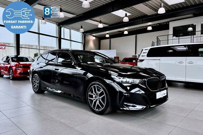 Sort BMW i5 fra 2025