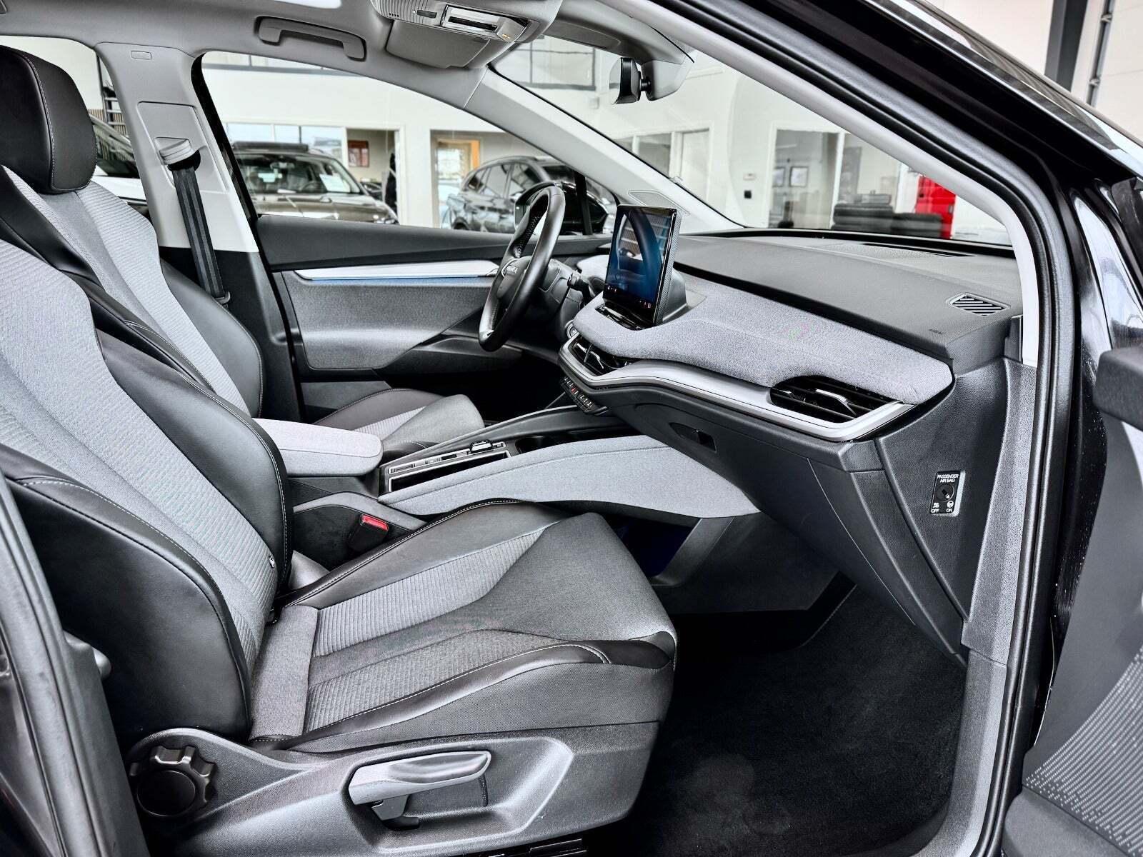 Sort Skoda Enyaq fra 2026