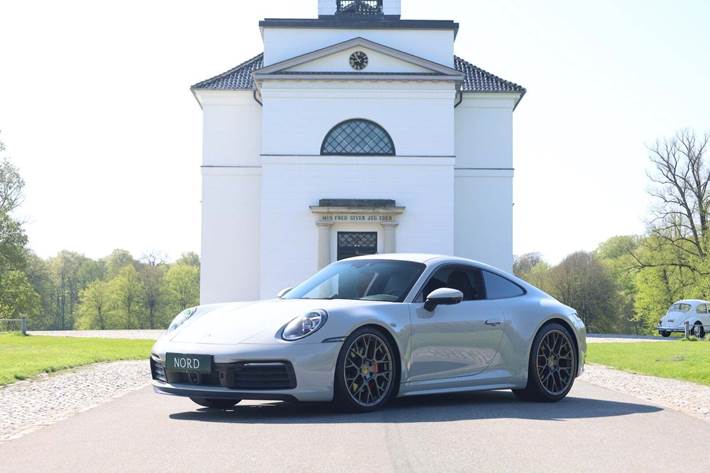 Grå Porsche 911 Carrera 4S fra 2019