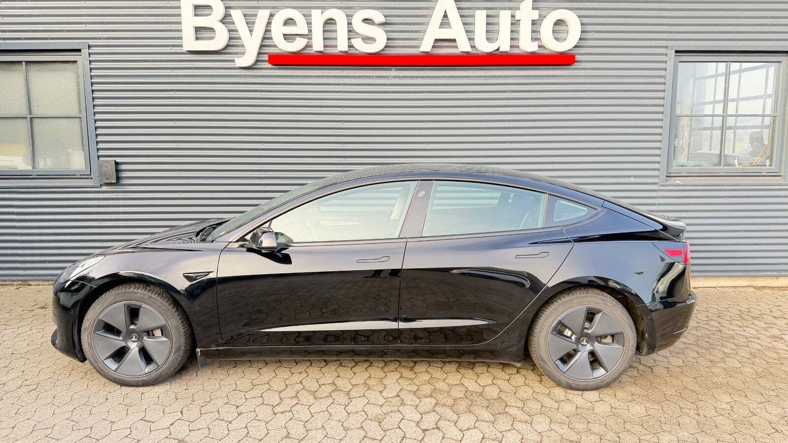 Tesla Model 3 RWD