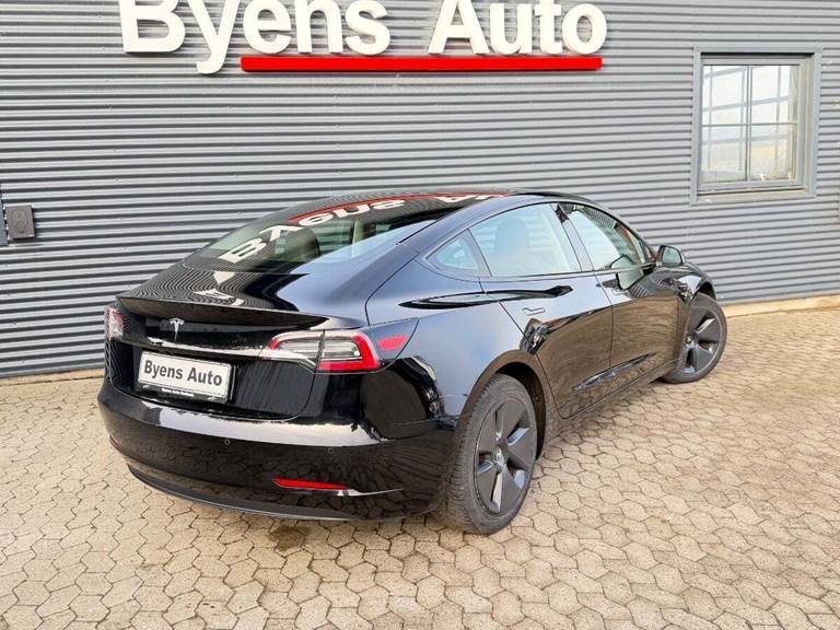 Tesla Model 3 RWD