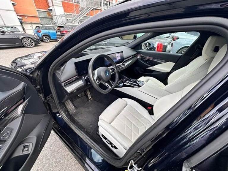 BMW i5 eDrive40 Touring EL M-sport Pro 340HK Stc Aut.