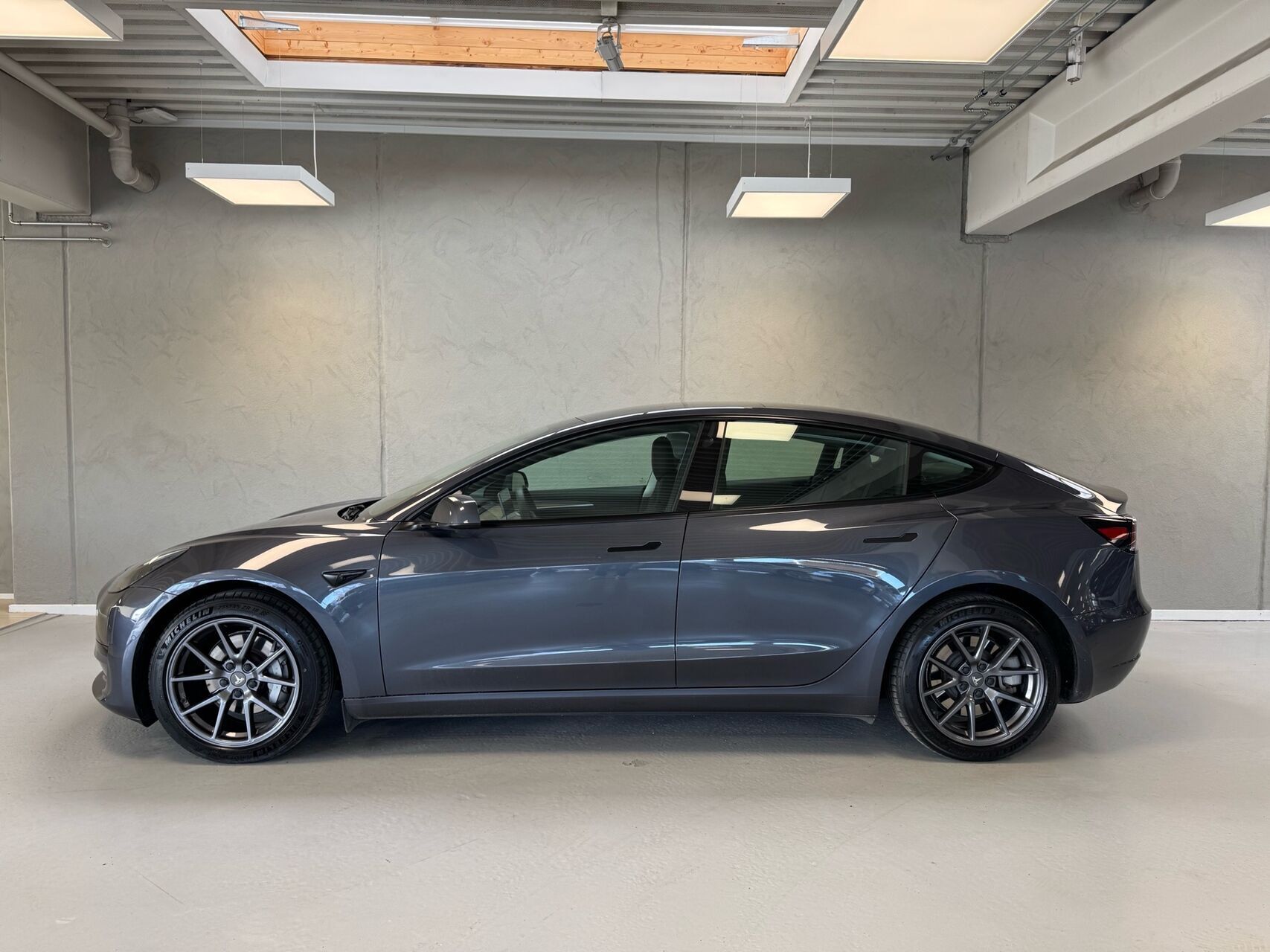 Tesla Model 3 EL Standard Range Plus 325HK Aut.