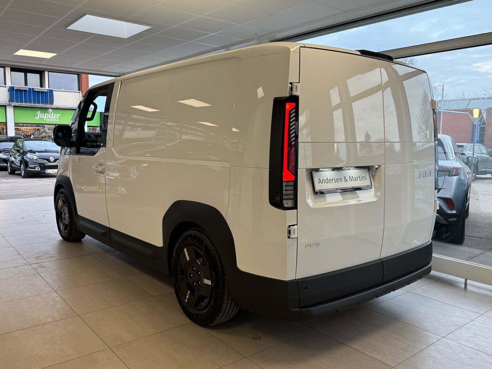 Kia PV5 Cargo L2H1 EL Long Range Work Pro 163HK Van Aut.