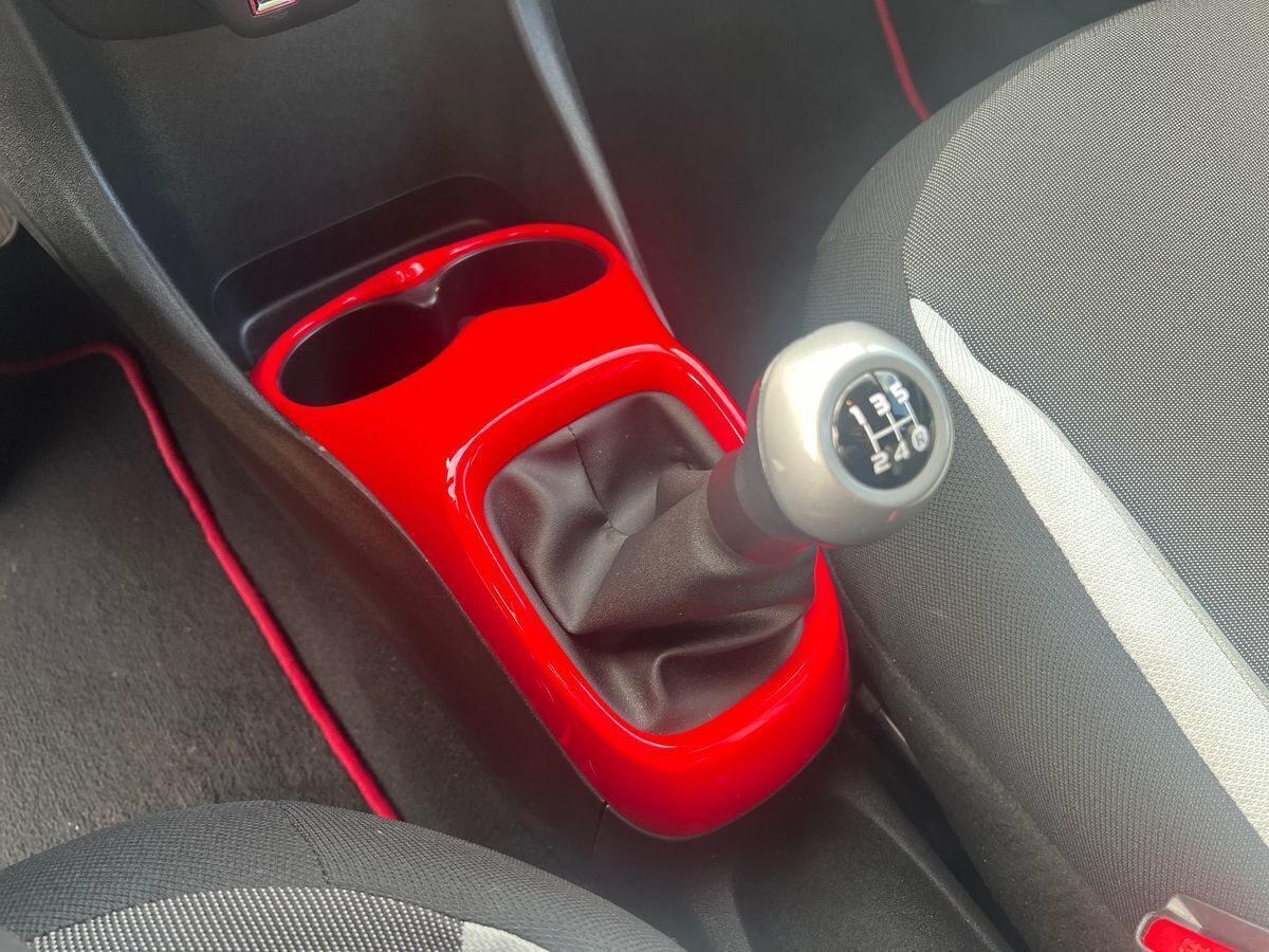 Grå Toyota Aygo fra 2015