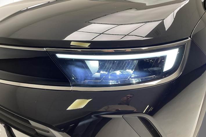 Sort Opel Mokka-e fra 2023