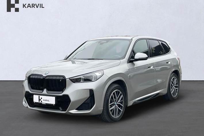 Sølv BMW iX1 fra 2023