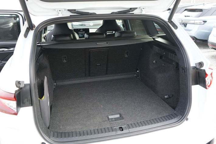 Hvid Skoda Enyaq fra 2023