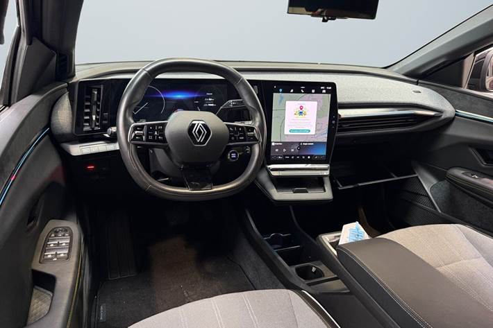 Blå Renault Megane E-Tech fra 2022