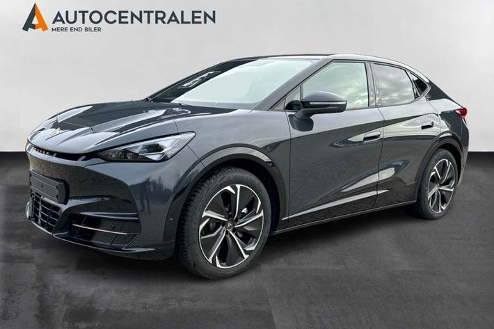 Grå Cupra Tavascan fra 2024 set udefra