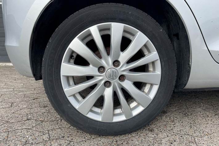 Sølv Suzuki Swift fra 2012