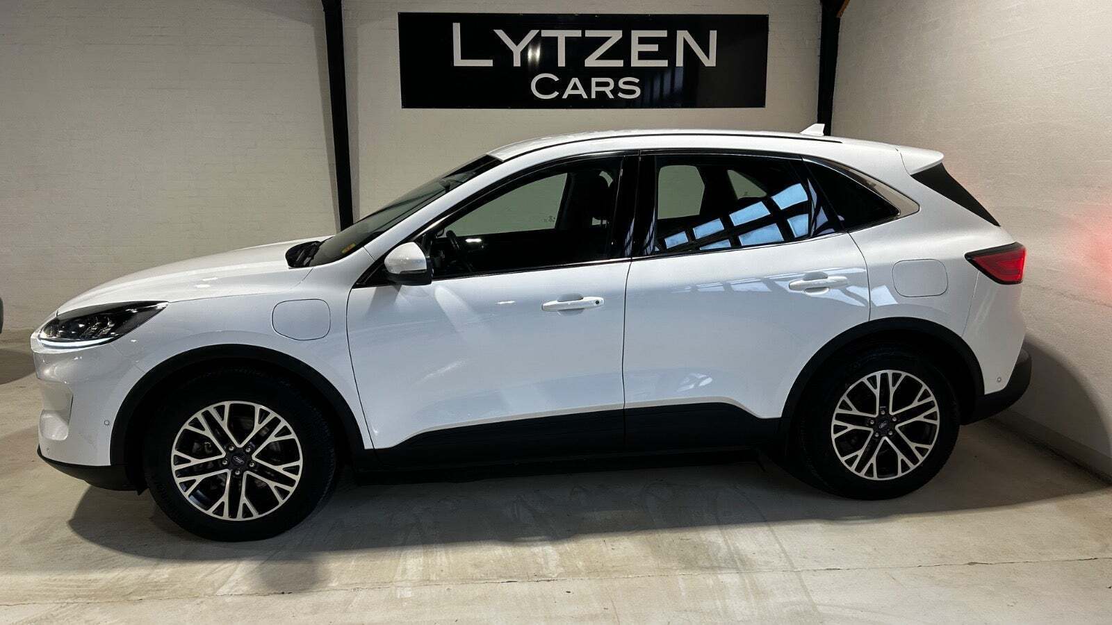 Ford Kuga 2,5 PHEV Titanium CVT