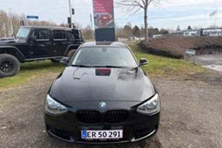 undefined BMW 114i fra 2013 set udefra