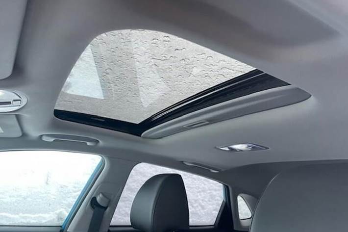 Blå Hyundai Kona fra 2021