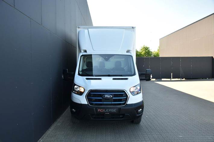 Hvid Ford E-Transit 425 L3 Chassis fra 2023
