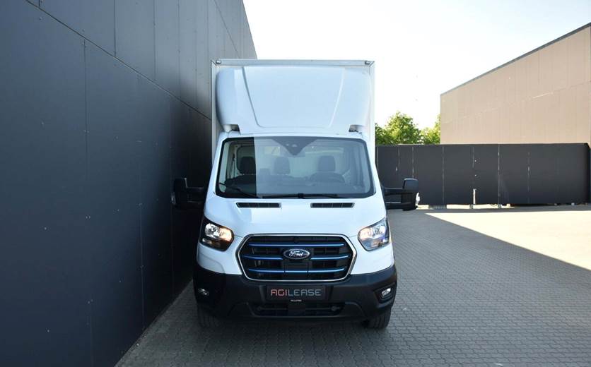 Ford E-Transit 425 L3 Chassis 68 Trend H1 RWD