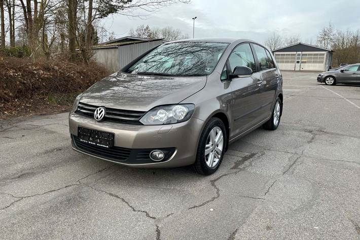 Beige VW Golf Plus fra 2013