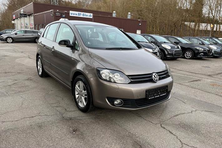 Beige VW Golf Plus fra 2013
