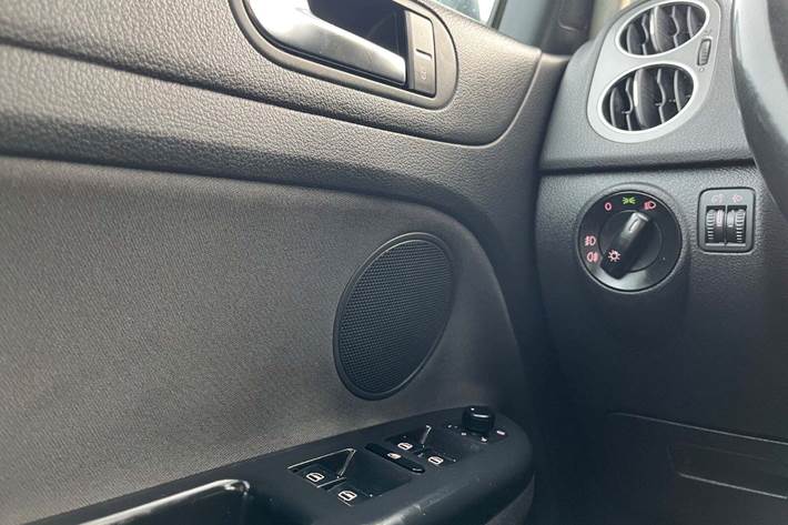 Beige VW Golf Plus fra 2013