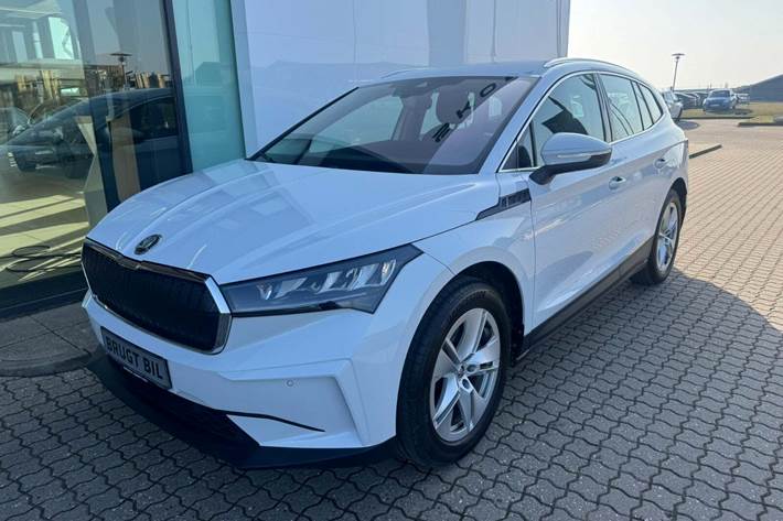 Hvid Skoda Enyaq fra 2023