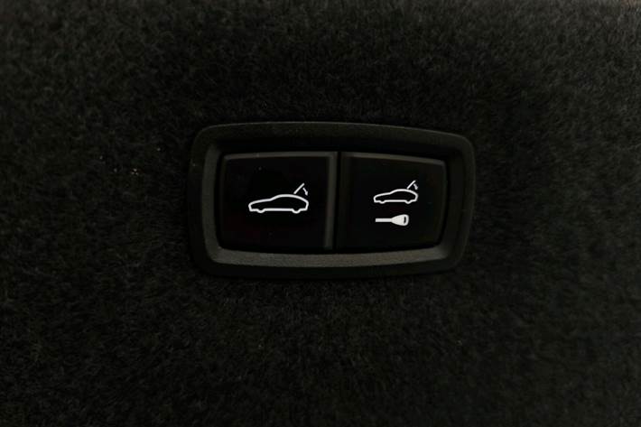 Grå Porsche Taycan fra 2021