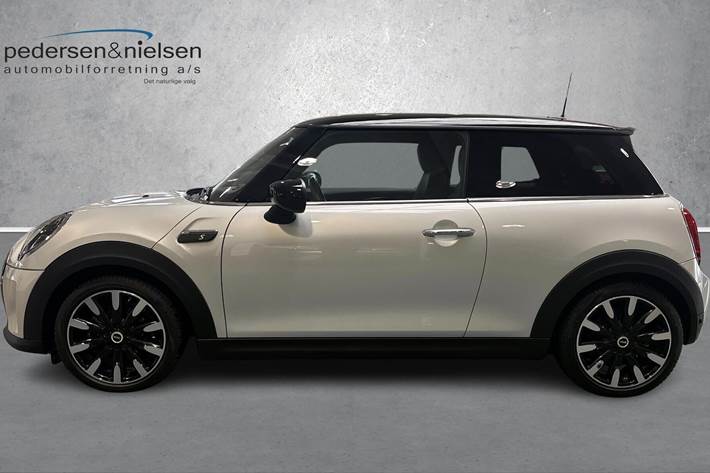 Hvid Mini Cooper fra 2022