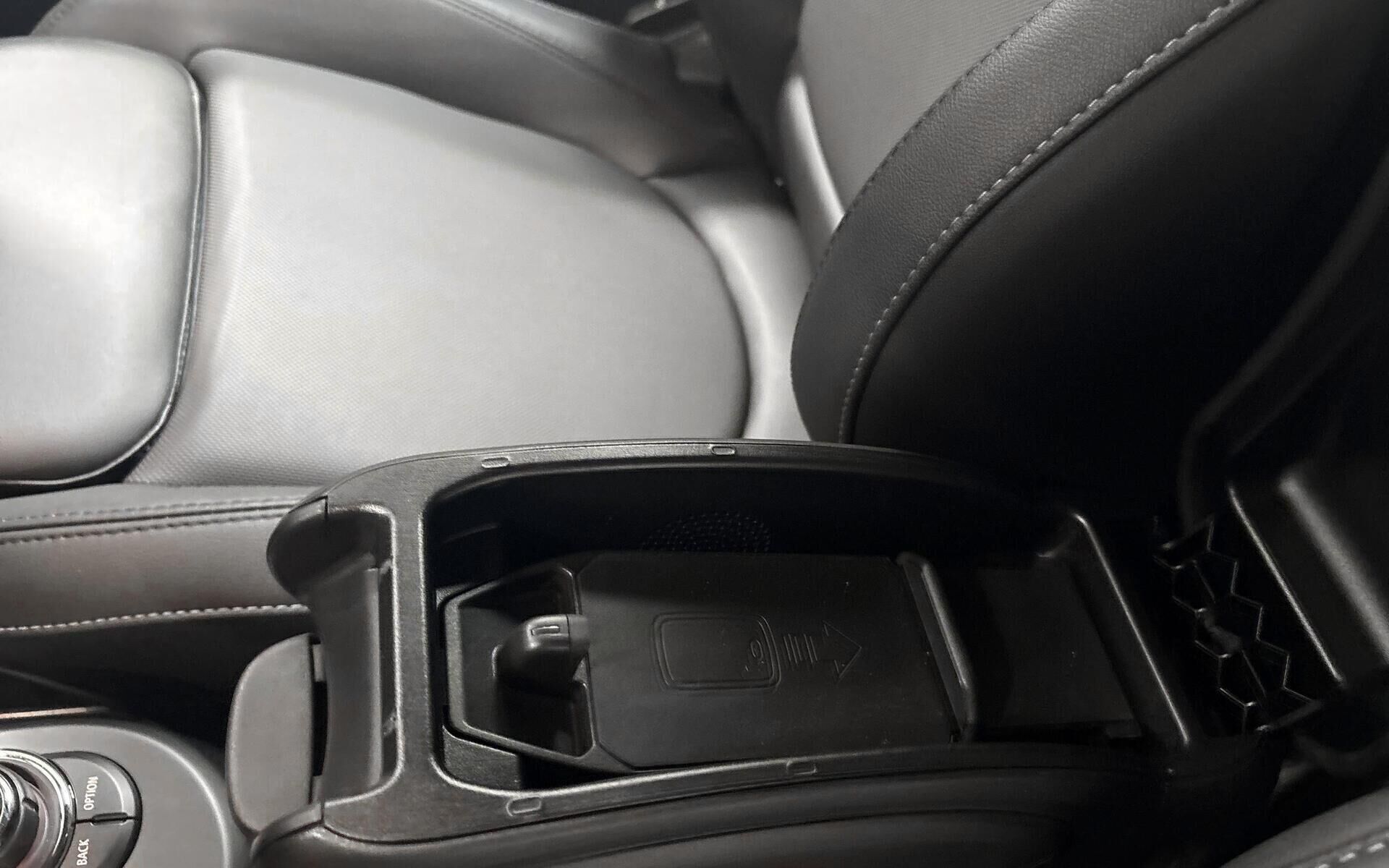 Hvid Mini Cooper fra 2022