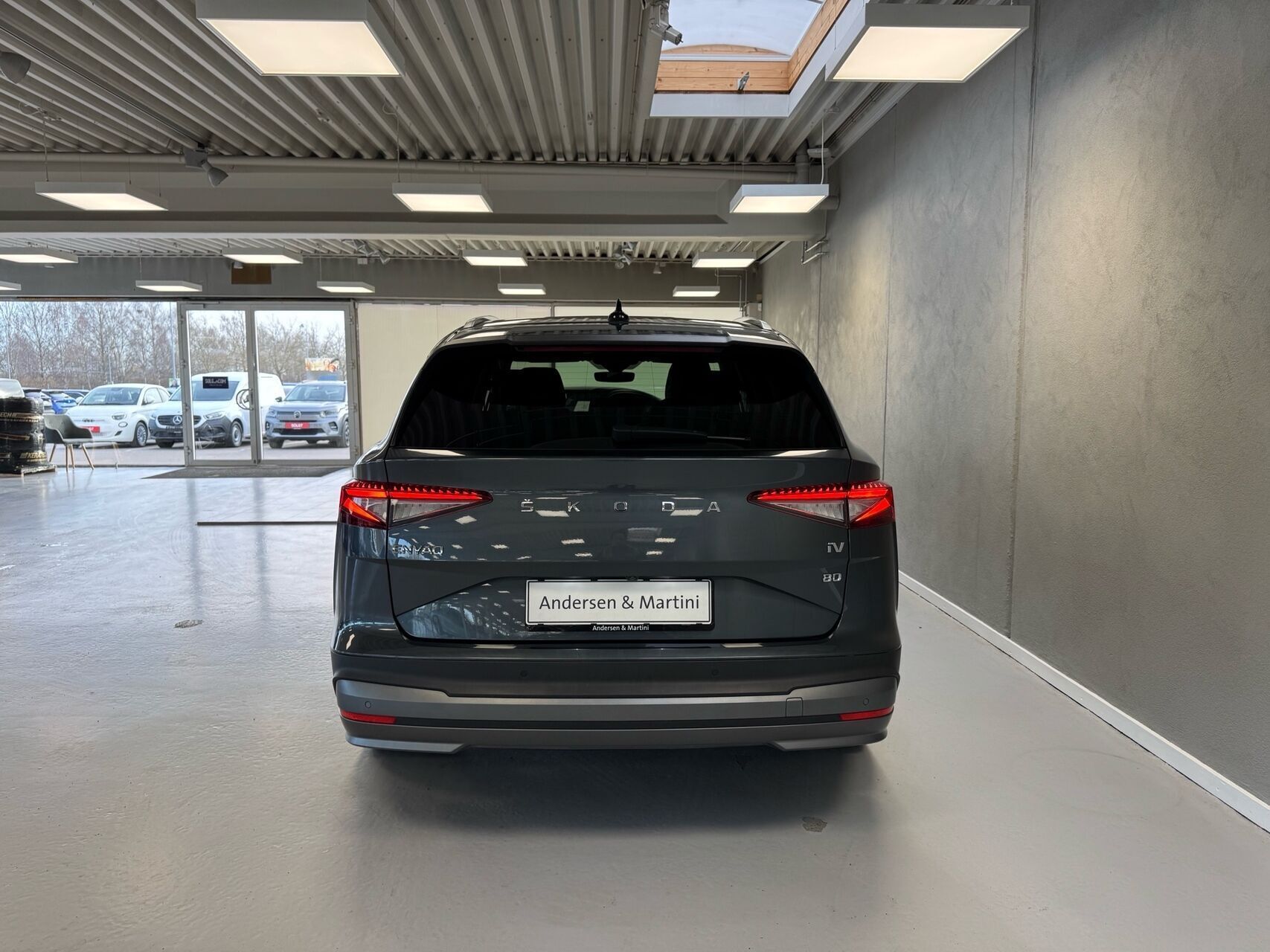 Grå Skoda Enyaq fra 2021