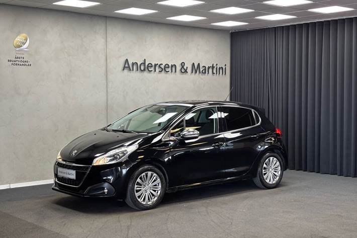 Sort Peugeot 208 fra 2019