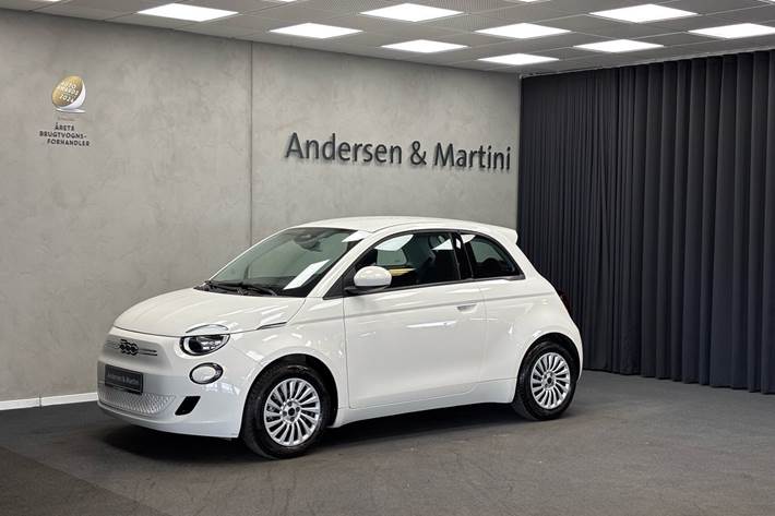 Hvid Fiat 500e fra 2023