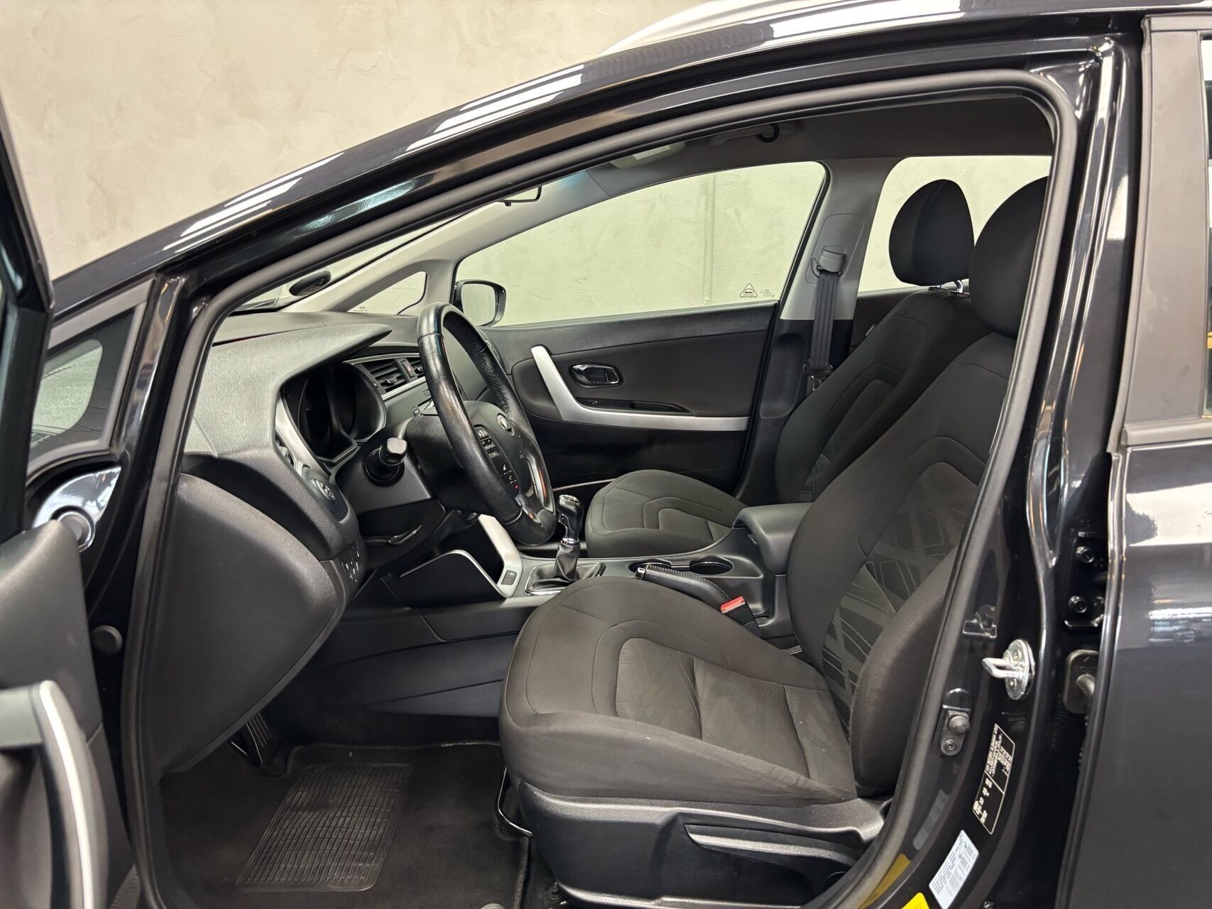 Kia Ceed 1,4 SW CVVT Style Limited 100HK Stc 6g