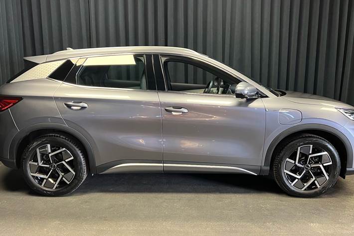 Grå BYD Atto 3 fra 2023