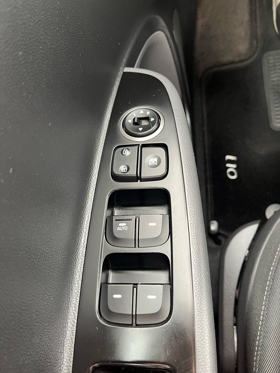 Sølv Hyundai i10 fra 2018