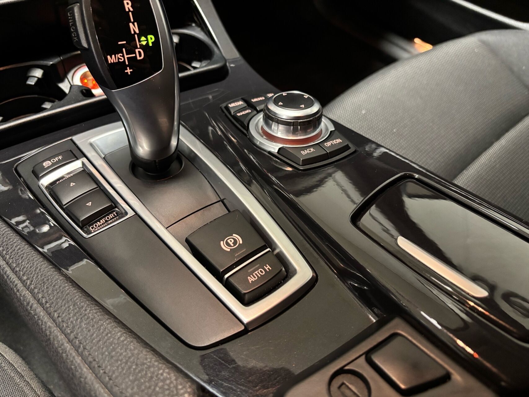 Sort BMW 520d fra 2012