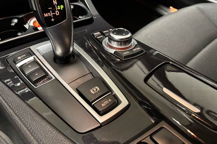 Sort BMW 520d fra 2012