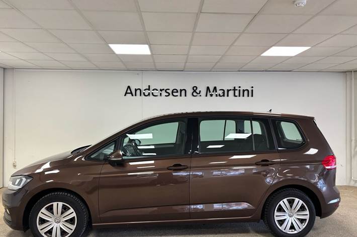Brun VW Touran fra 2017