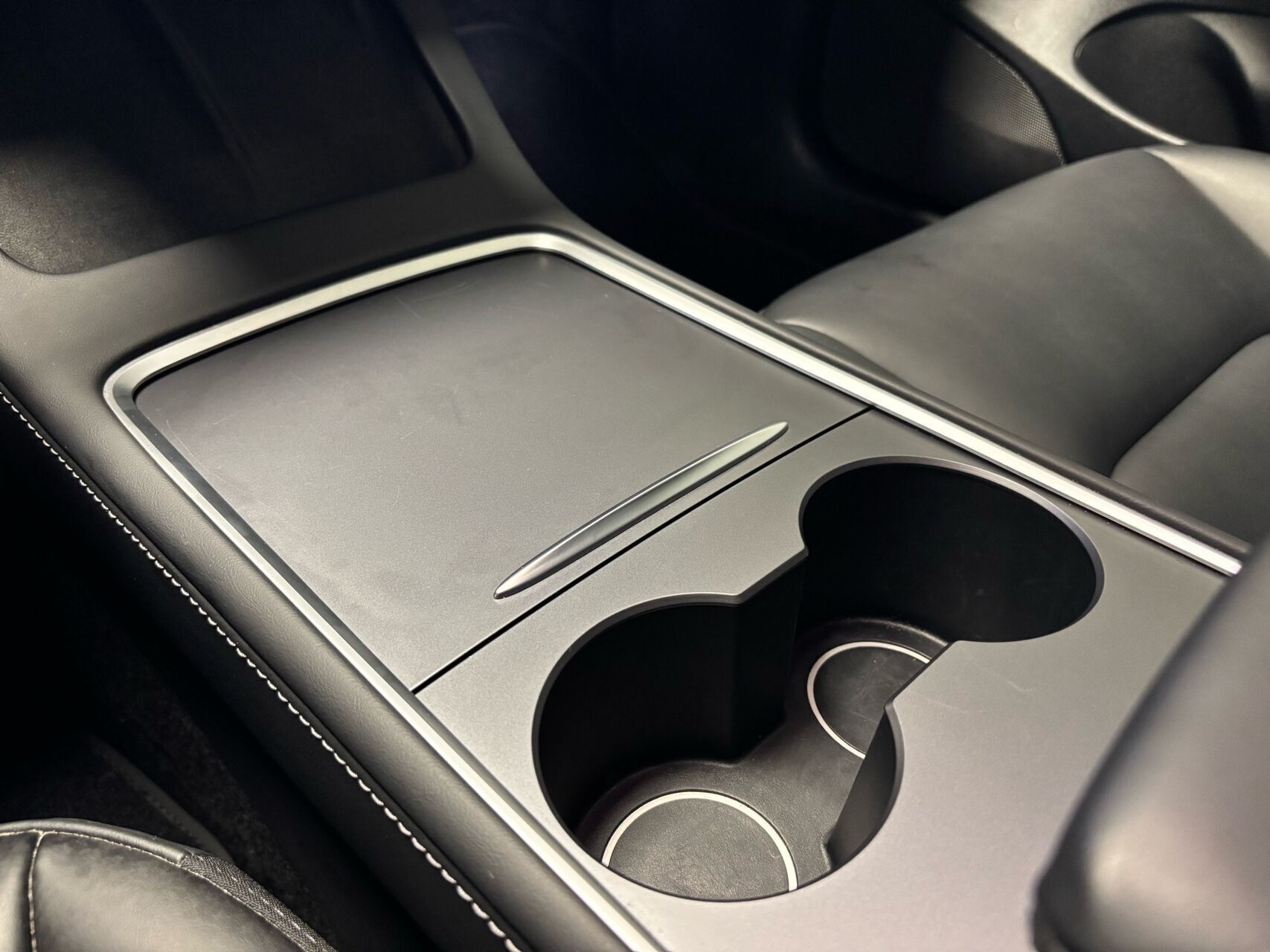 Sort Tesla Model 3 fra 2023